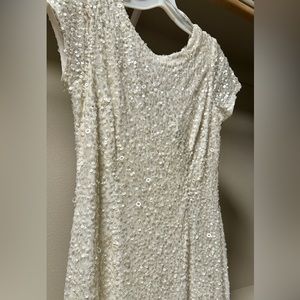 Dazzling in White: DB Sequin Long Dress, Size 12, Elegantly Sparkling